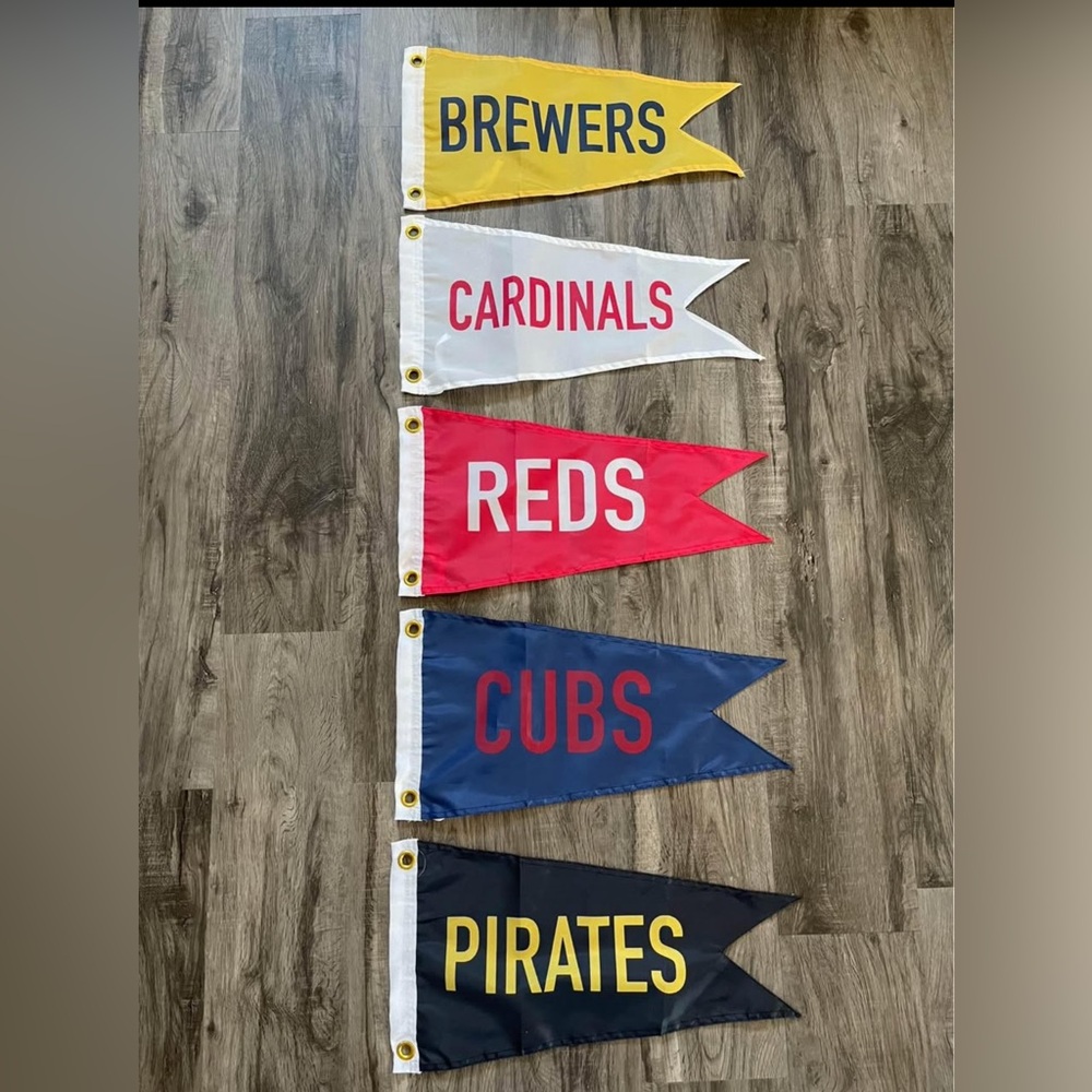 Wrigley Field NL Central Flag Standings Cubs Brewers Cardinals Reds Pirates